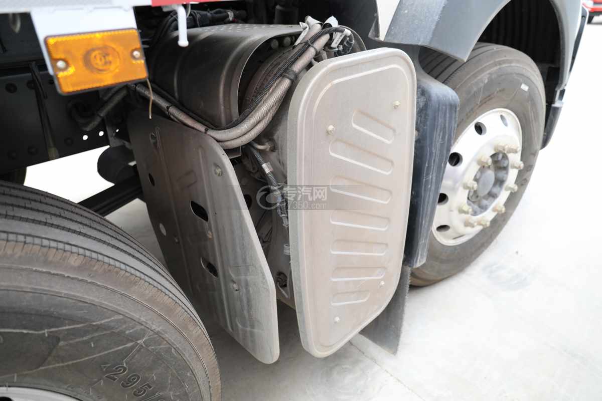 重汽豪沃TX小三轴国六9.43米气瓶运输车（仓栏式）排气制动
