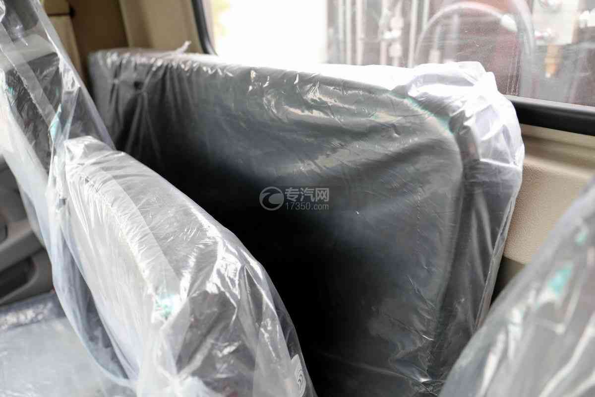 奥驰X2单排国六压缩式垃圾车座垫