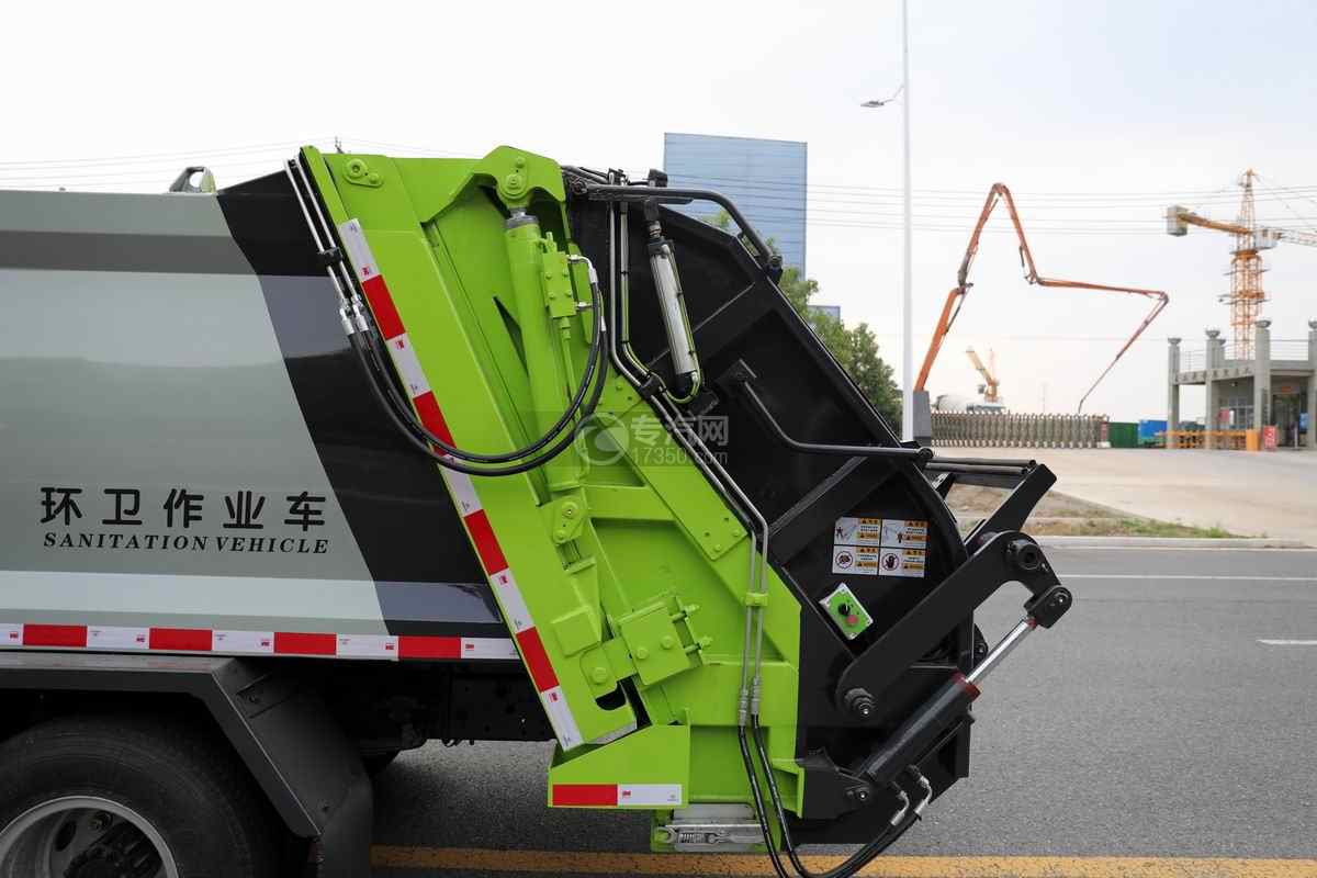 奥驰X2单排国六压缩式垃圾车填装器
