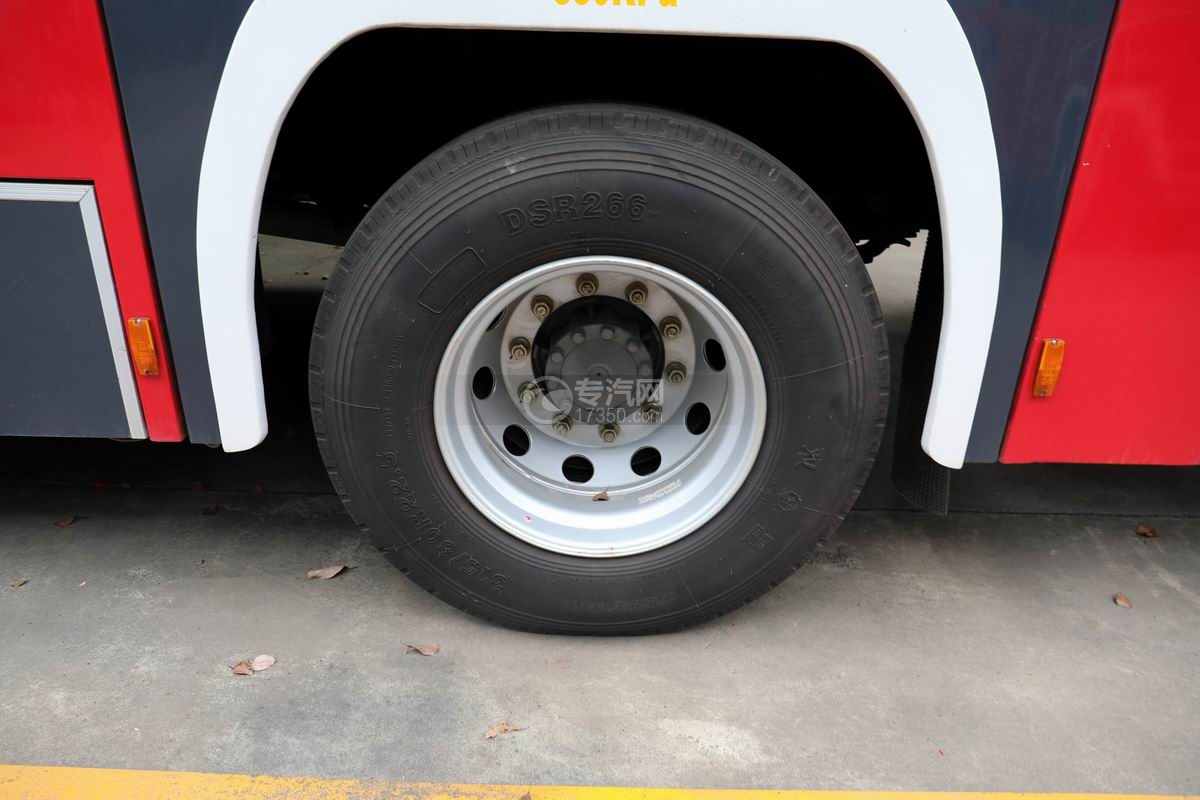 重汽豪沃TX国六抢险救援消防车轮胎