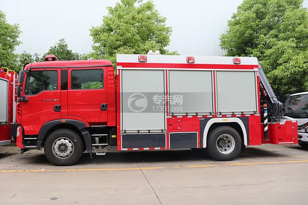 重汽豪沃TX国六抢险救援消防车侧面图