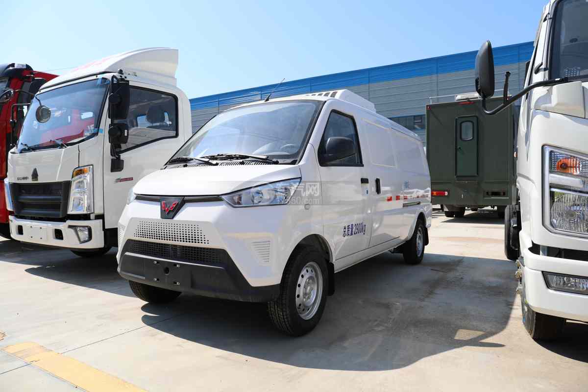 五菱EV50蓝牌国六面包纯电动冷藏车