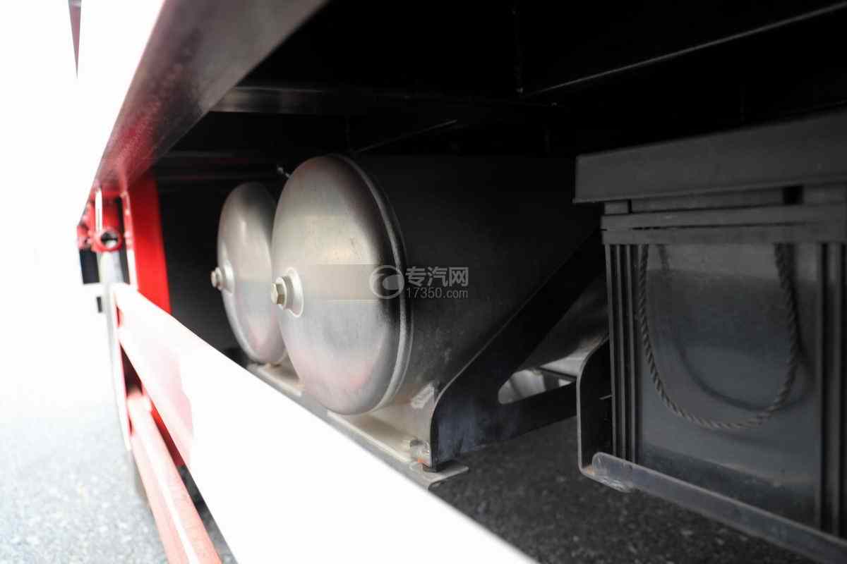 大运新奥普力单排国六3.55米平板运输车储气罐