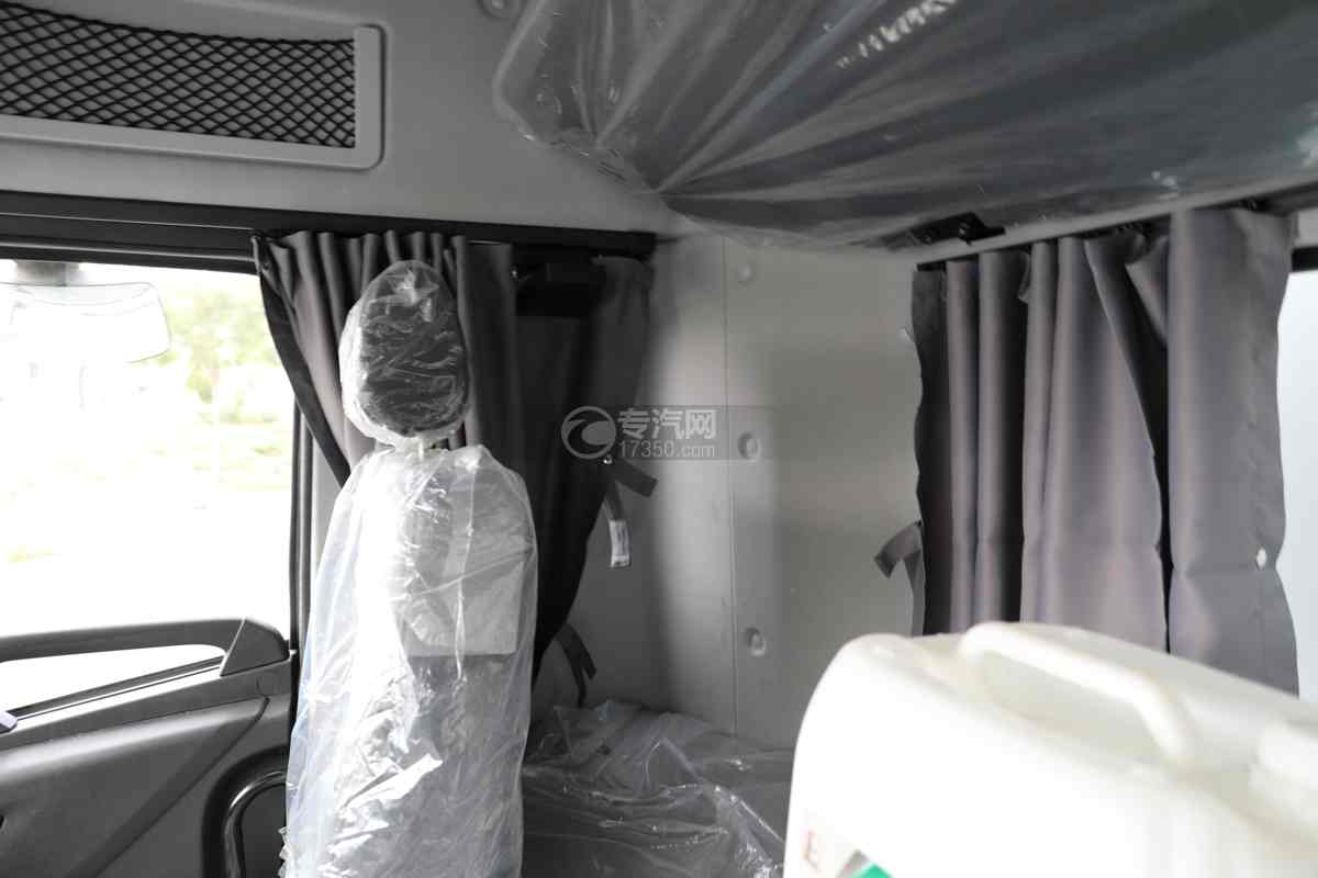 东风天锦KR国六7.6米冷藏车窗帘