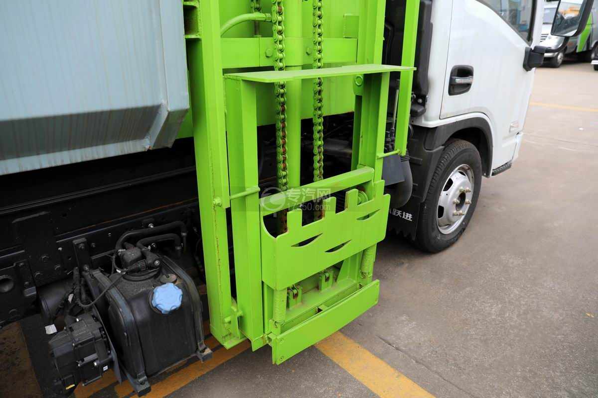 跃进福运S80单排国六自装卸式垃圾车上装上料机构