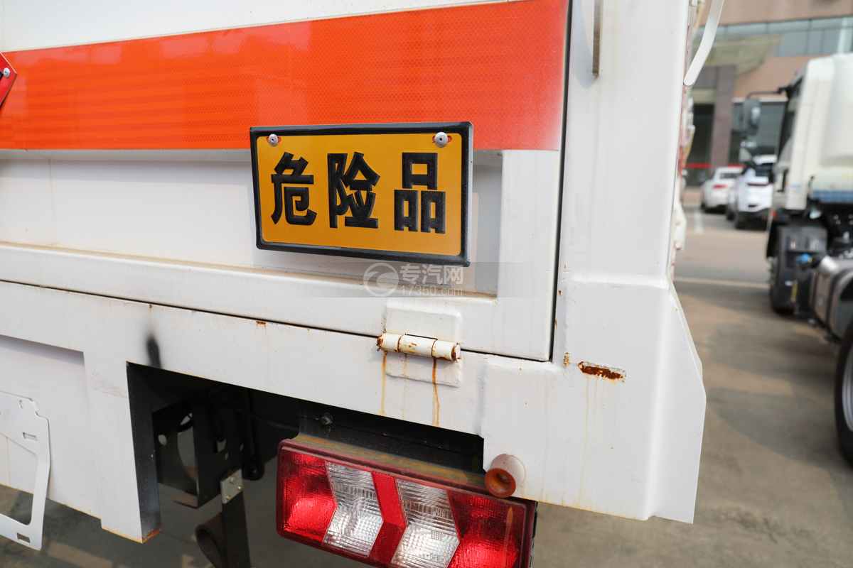 江淮骏铃V7国六5.2米气瓶运输车危险品牌