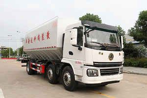 陕汽轩德翼6小三轴国六散装饲料运输车