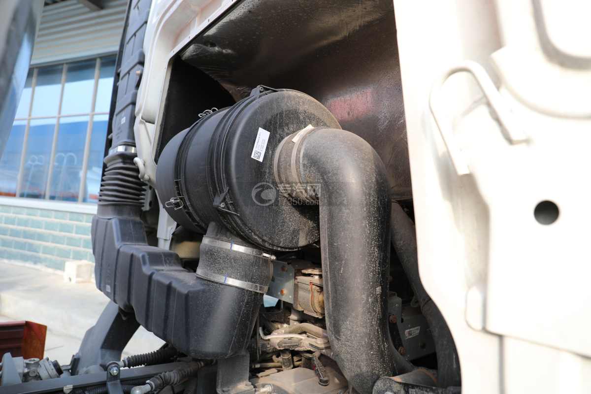 重汽豪沃TX国六9.4方腐蚀性物品罐式运输车空气滤清器
