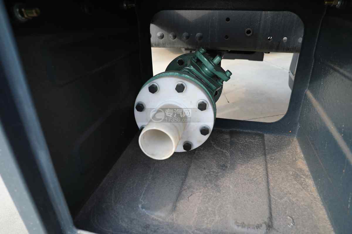 重汽豪沃TX国六9.4方腐蚀性物品罐式运输车球阀