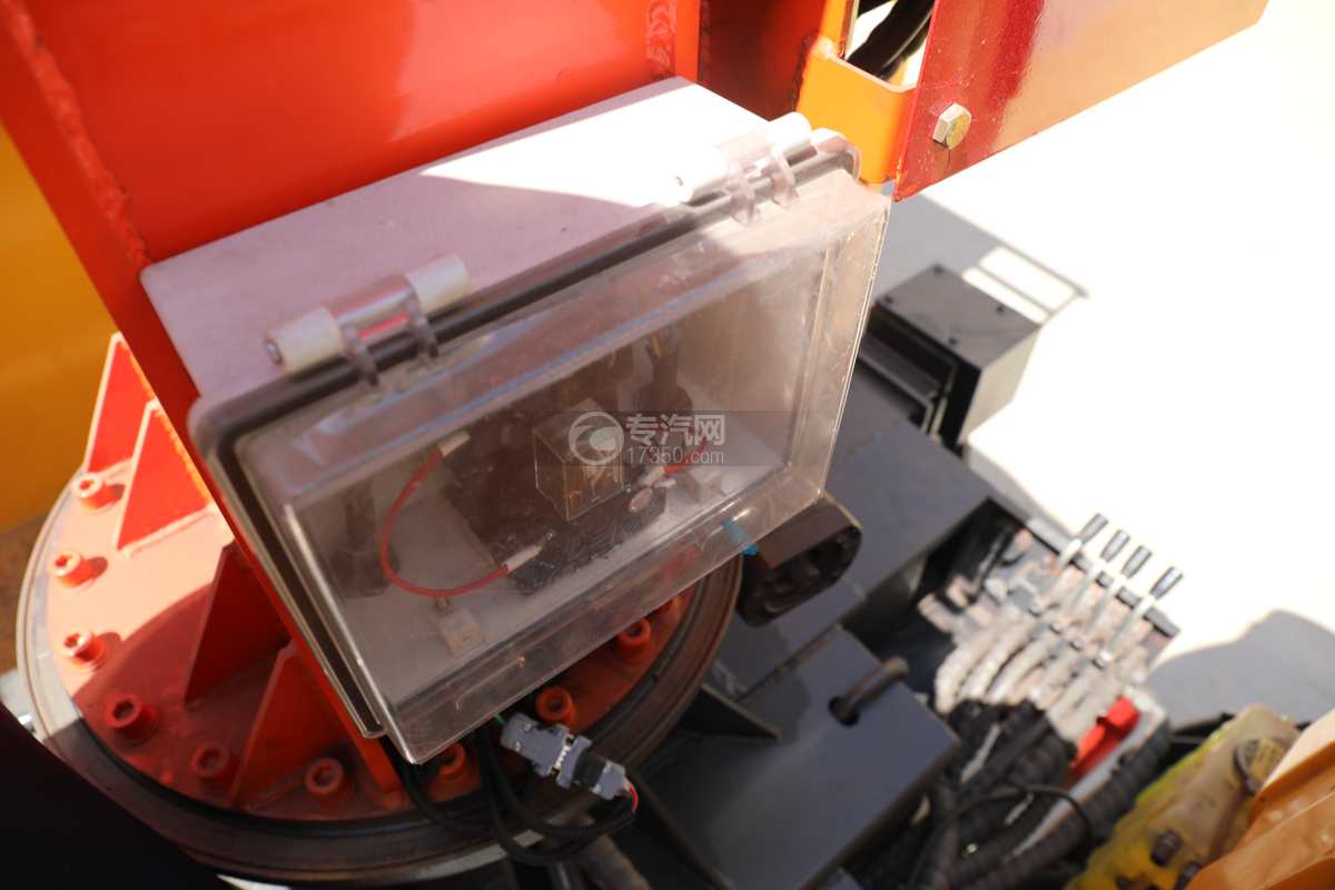 大运新奥普力国六6.2方绿化综合养护车（树枝修剪车）电控盒