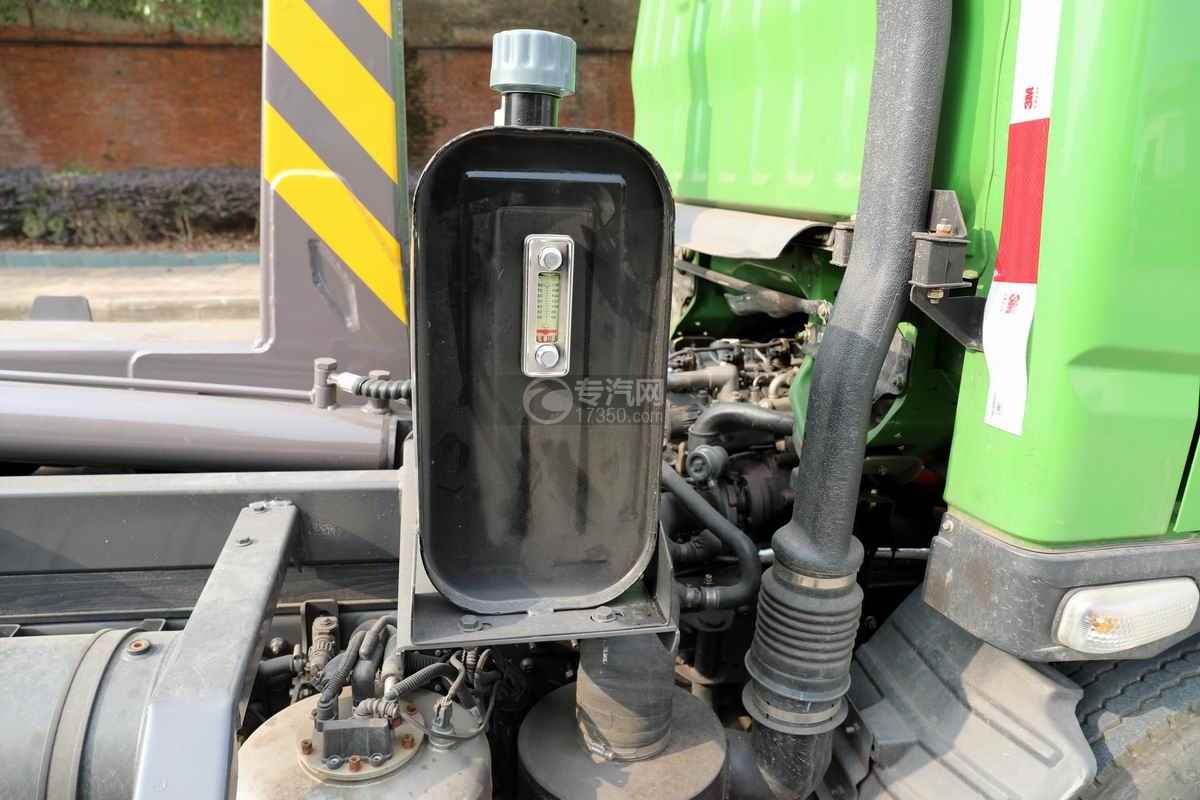 奥驰宏瑞国六车厢可卸式垃圾车液压油箱