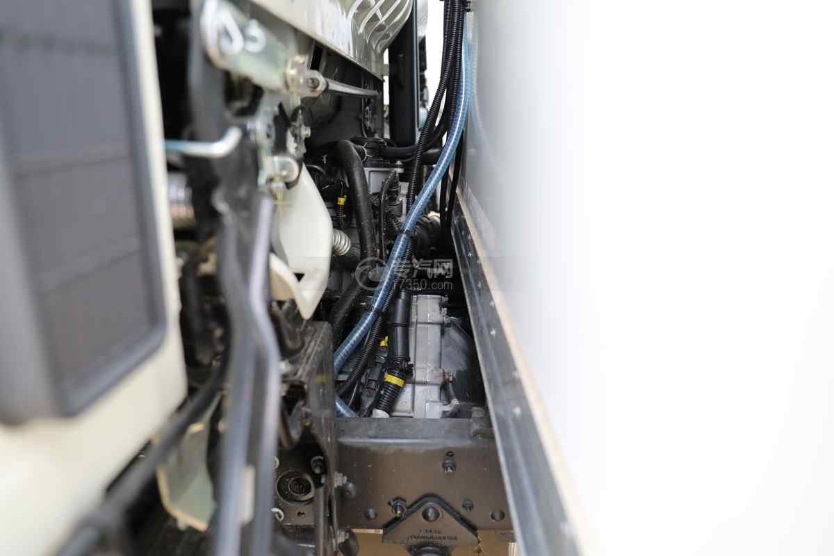 福田领航S1国六4.09米冷藏车发动机