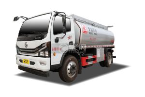东风多利卡D7国六9.92方普通液体运输车产品
