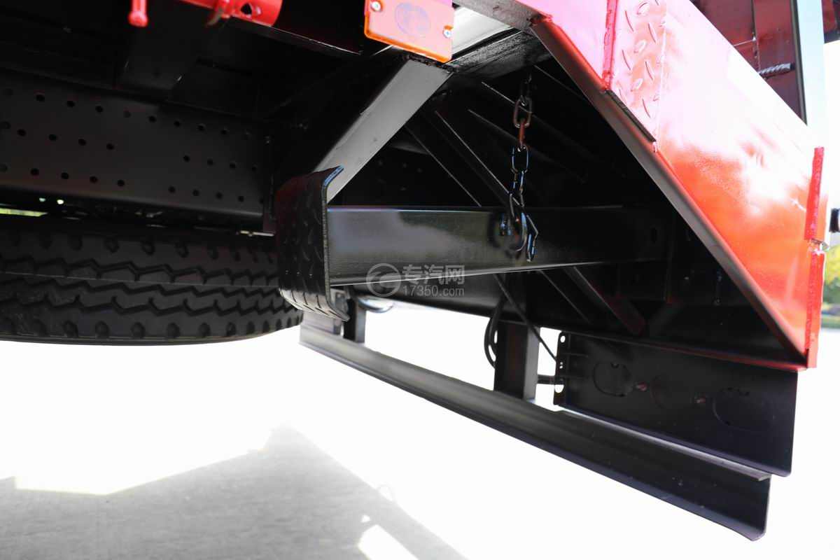 陕汽轩德X9单桥4.5米国六平板运输车后支腿