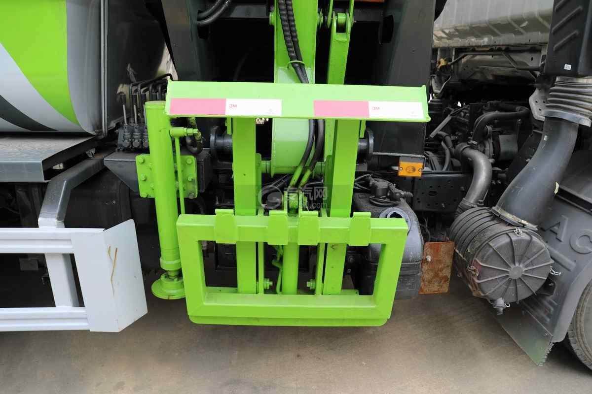 江淮駿鈴國六自裝分裝式垃圾車側掛桶提升機構