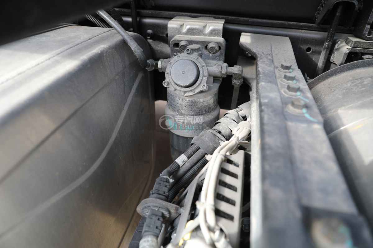 东风锦程V6单桥国六13.1方易燃液体罐式运输车滤芯