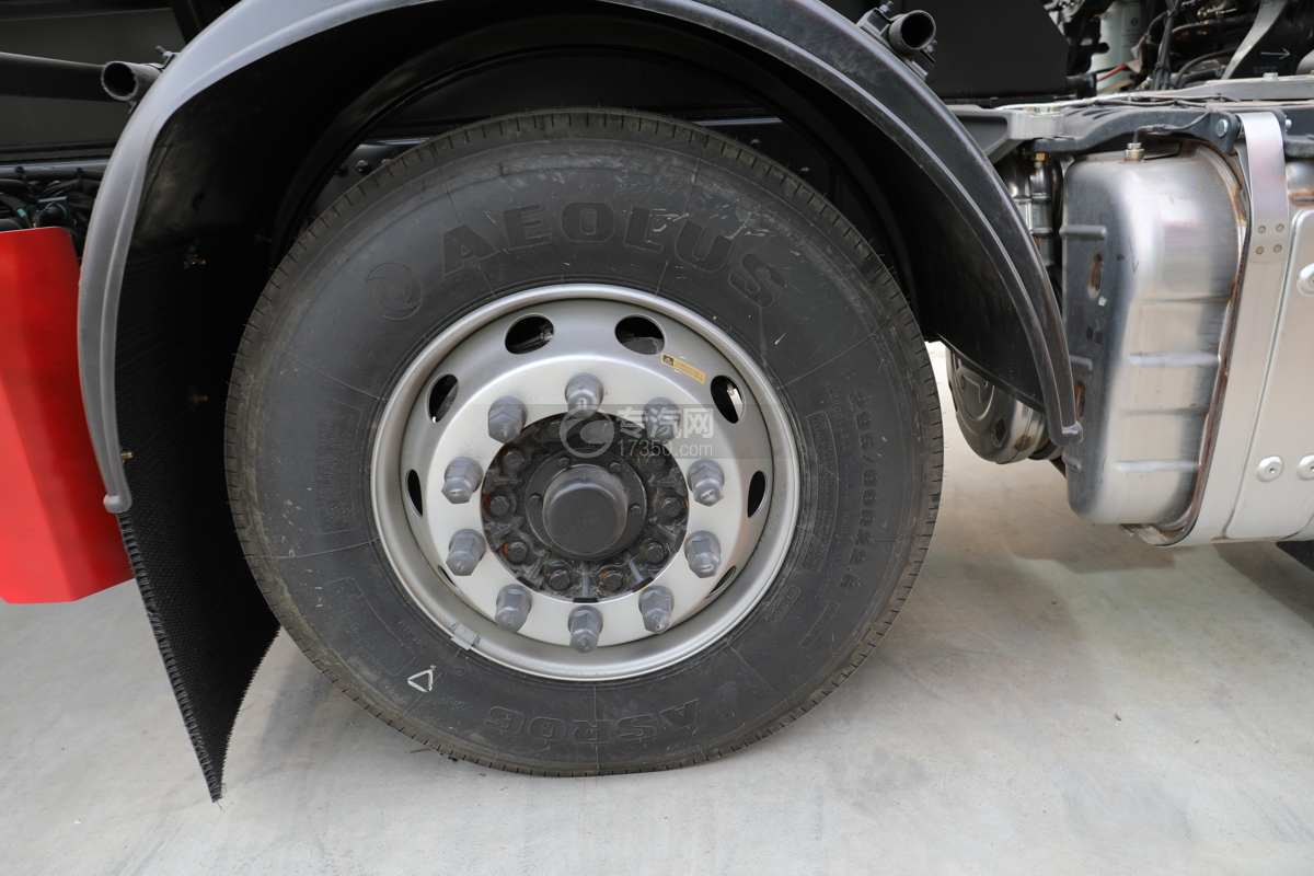 东风天龙KL前四后八国六12.96方腐蚀性物品罐式运输车轮胎
