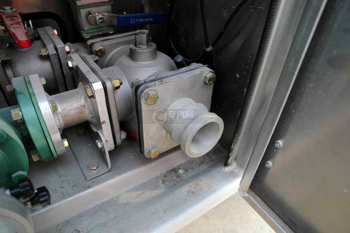东风福瑞卡F6国六4.36方加油车泵进口
