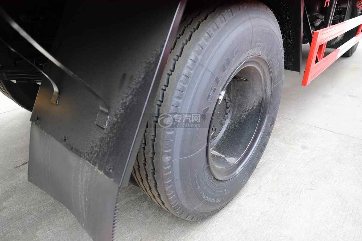 东风专用底盘D3国六平板运输车轮胎