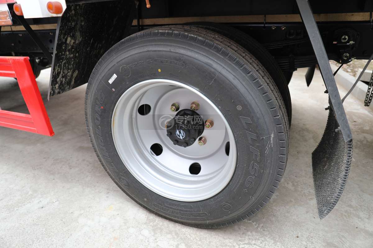 东风华神DV3国六5.2米气瓶运输车轮胎