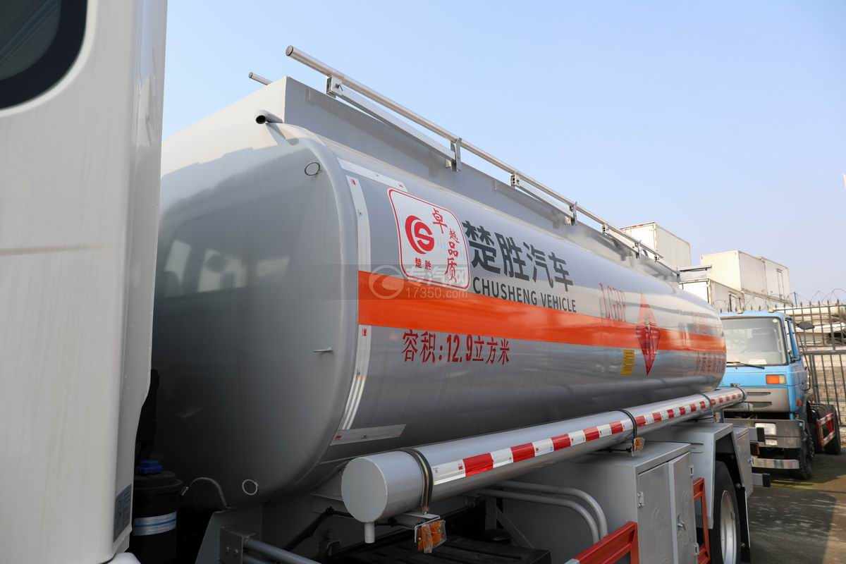 东风锦程V6单桥国六12.9方运油车罐体细节
