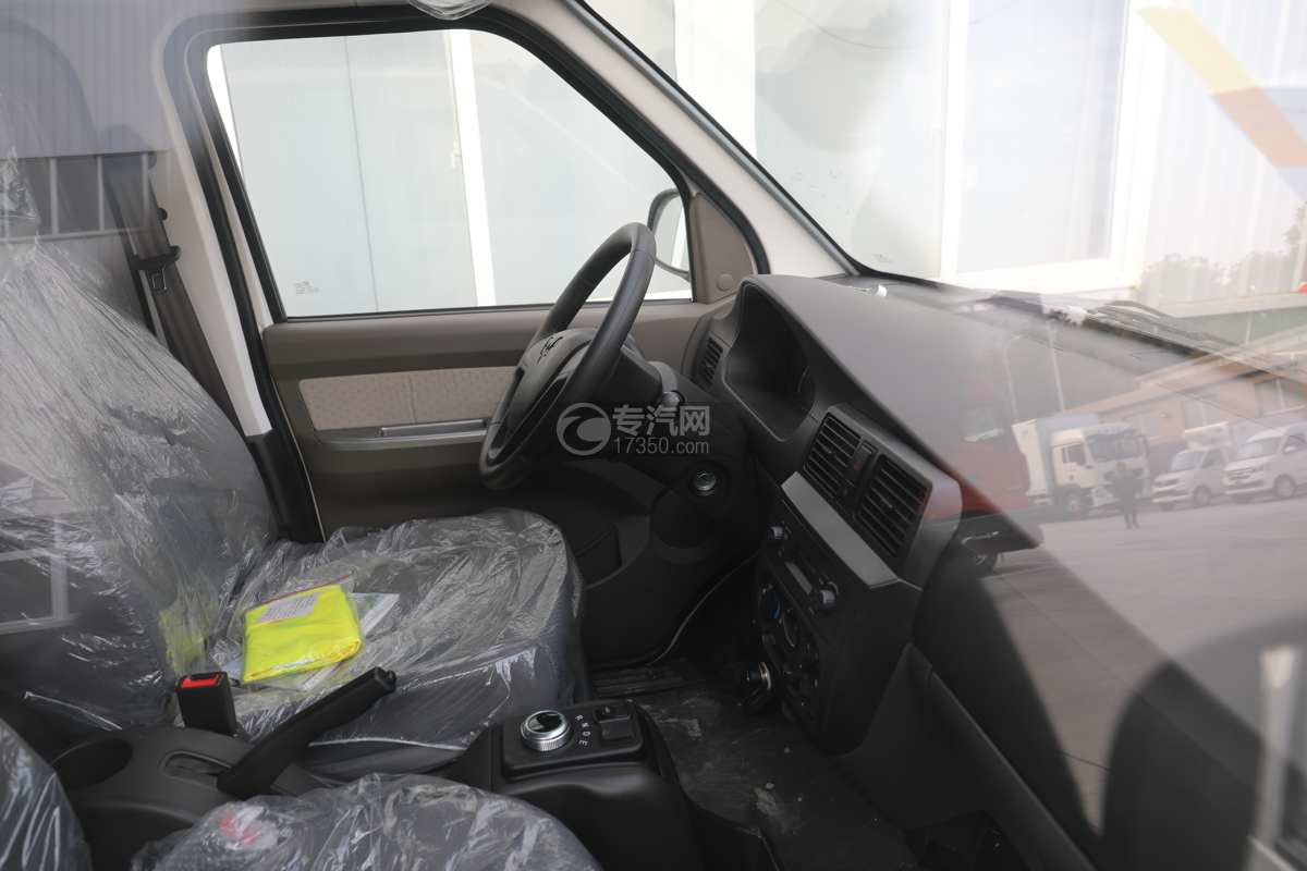 五菱宏光EV50国六2.17米面包式纯电动冷藏车驾驶室