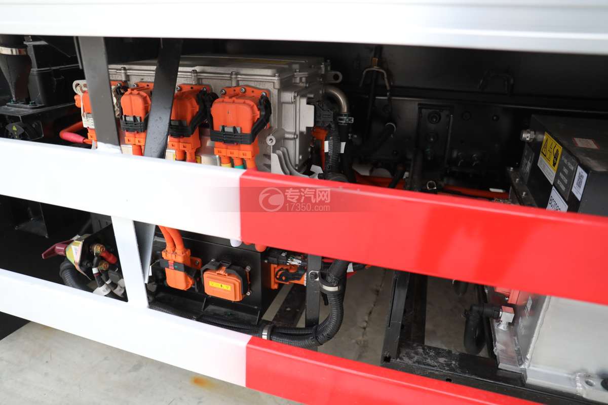 吉利增程式国六4.02米插电式混合动力冷藏车增程式电机