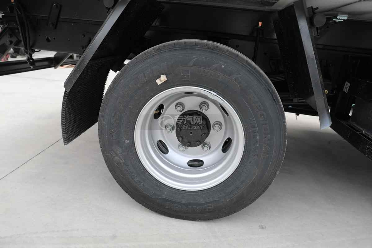 吉利增程式国六4.02米插电式混合动力冷藏车轮胎