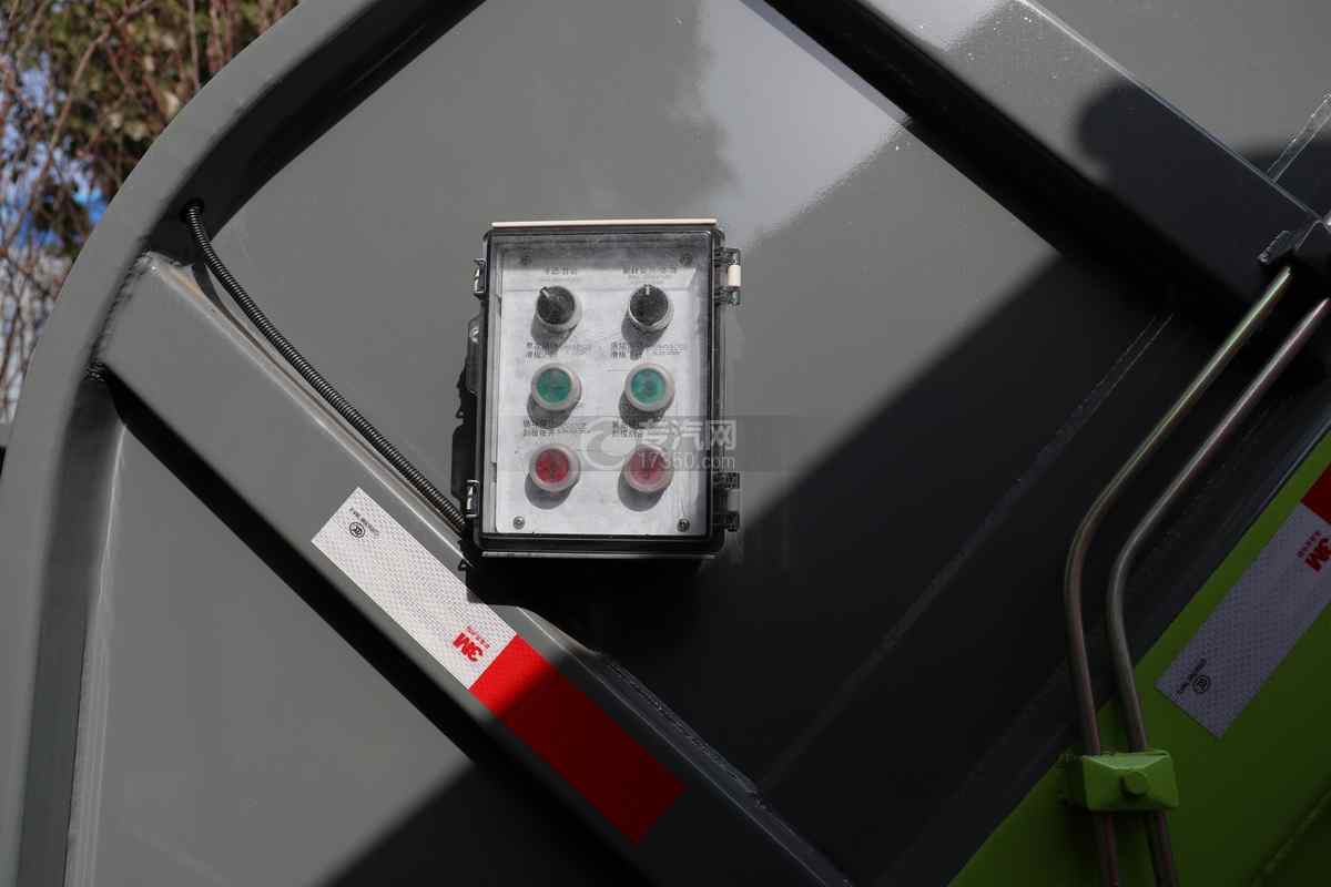重汽豪沃N5W国六单桥压缩式垃圾车电控盒