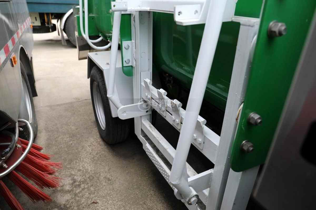 东风途逸国六餐厨式垃圾车上装提升机构