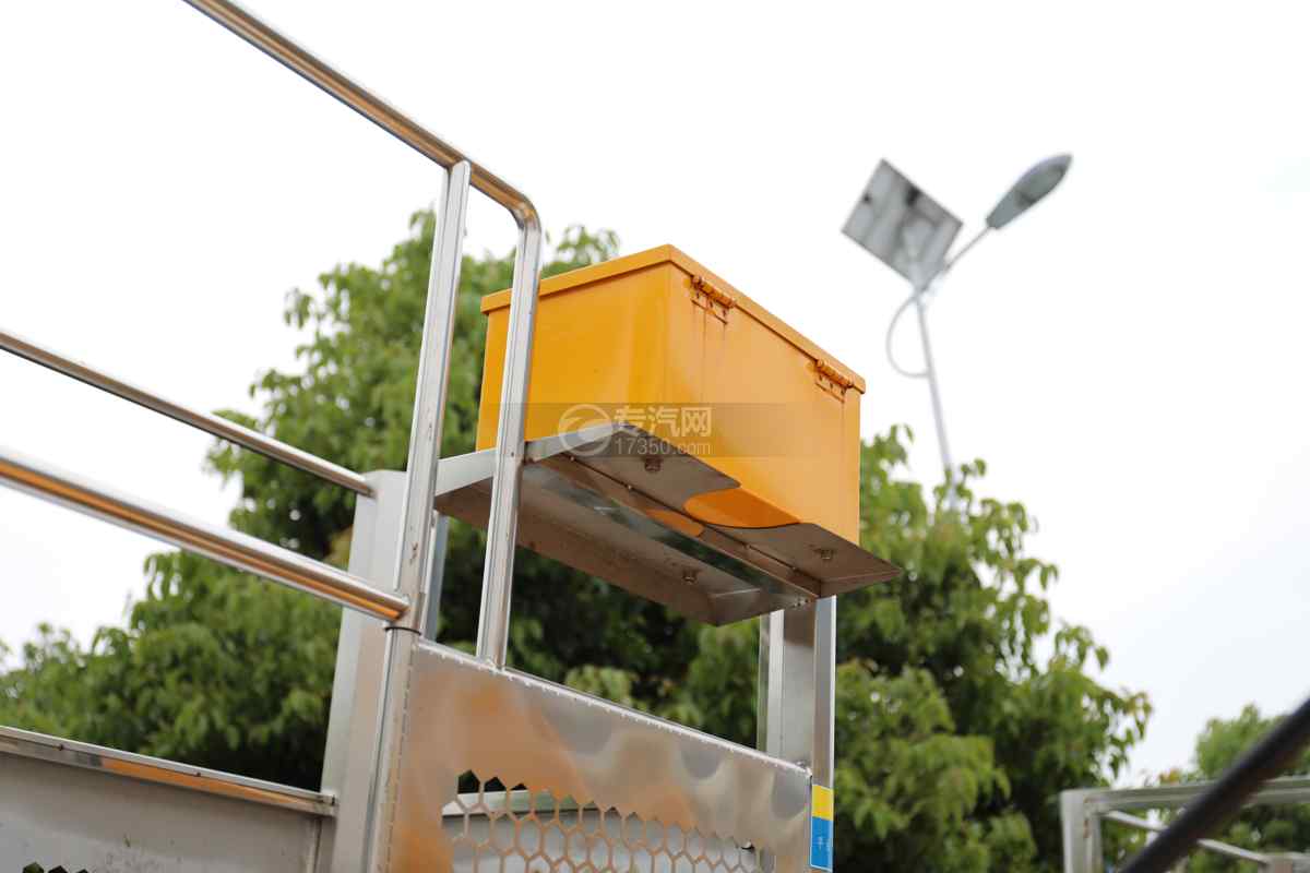 解放虎VR国六21米伸缩臂式高空作业车工作斗操作盒