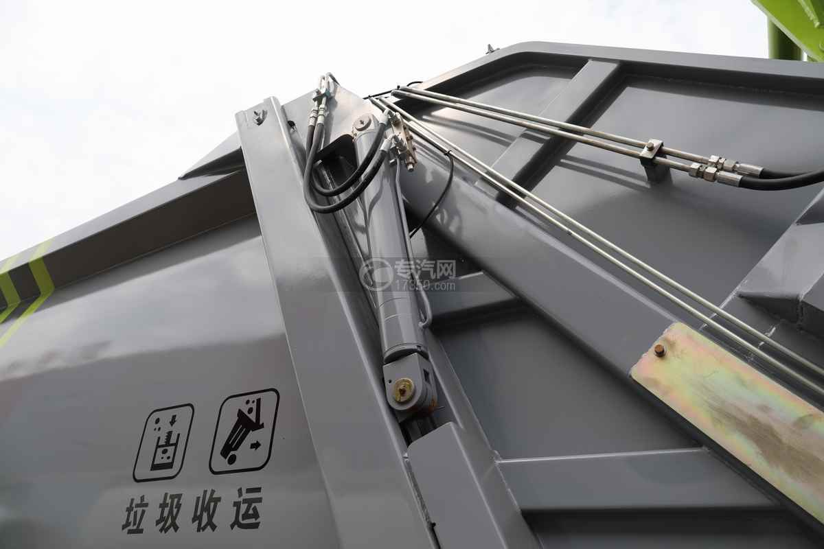 东风天锦VR单桥国六压缩式垃圾车填装器提升油缸