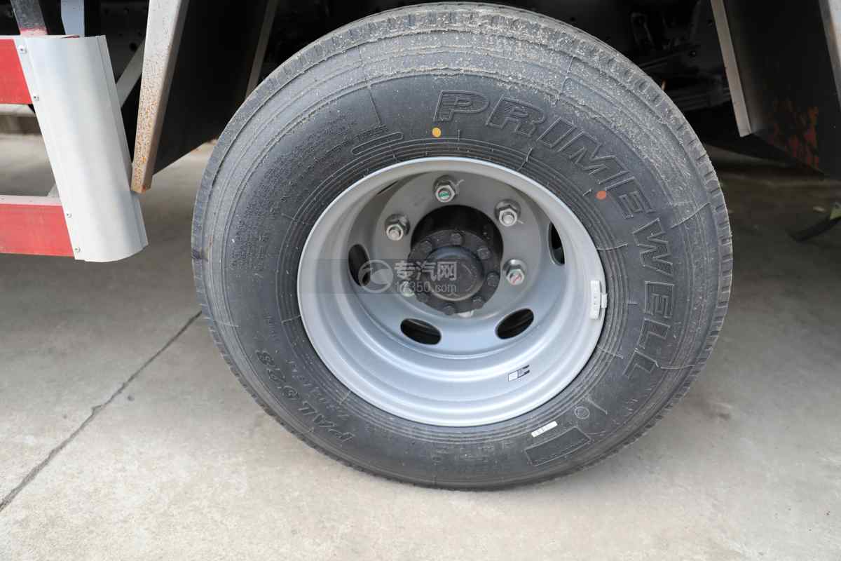 福田奥铃速运国六4.1米杂项危险物品厢式运输车轮胎