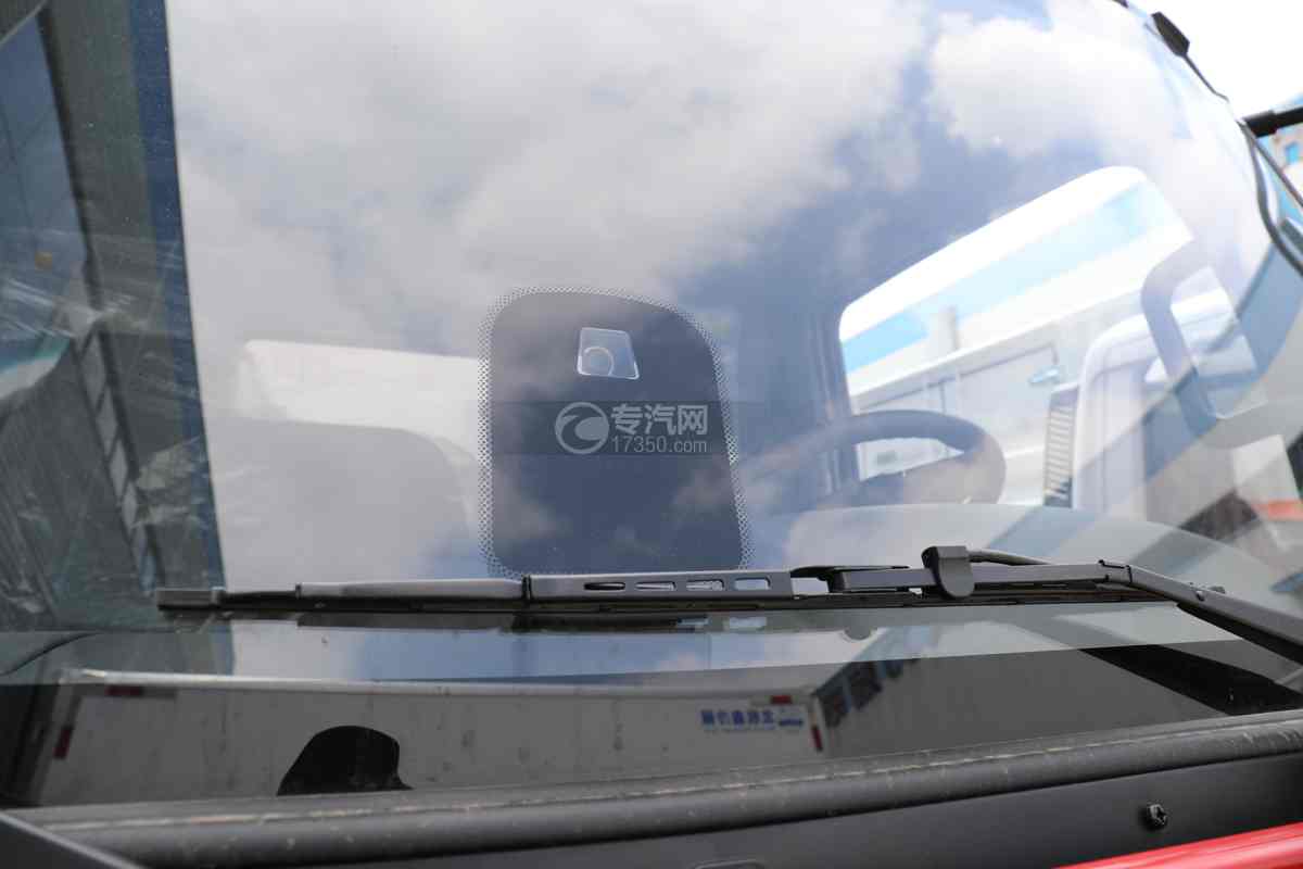 重汽豪沃悍将国六有毒气体厢式运输车防撞双预警