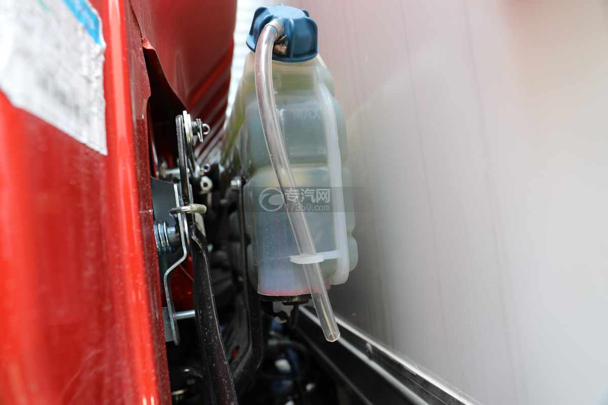 重汽豪沃悍將國六有毒氣體廂式運輸車防凍液