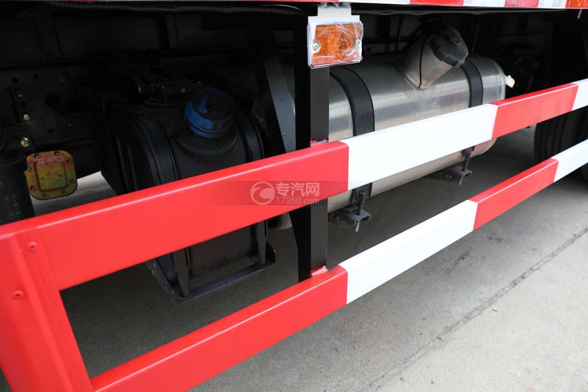 解放虎VR國六5.2米易燃液體廂式運輸車油箱