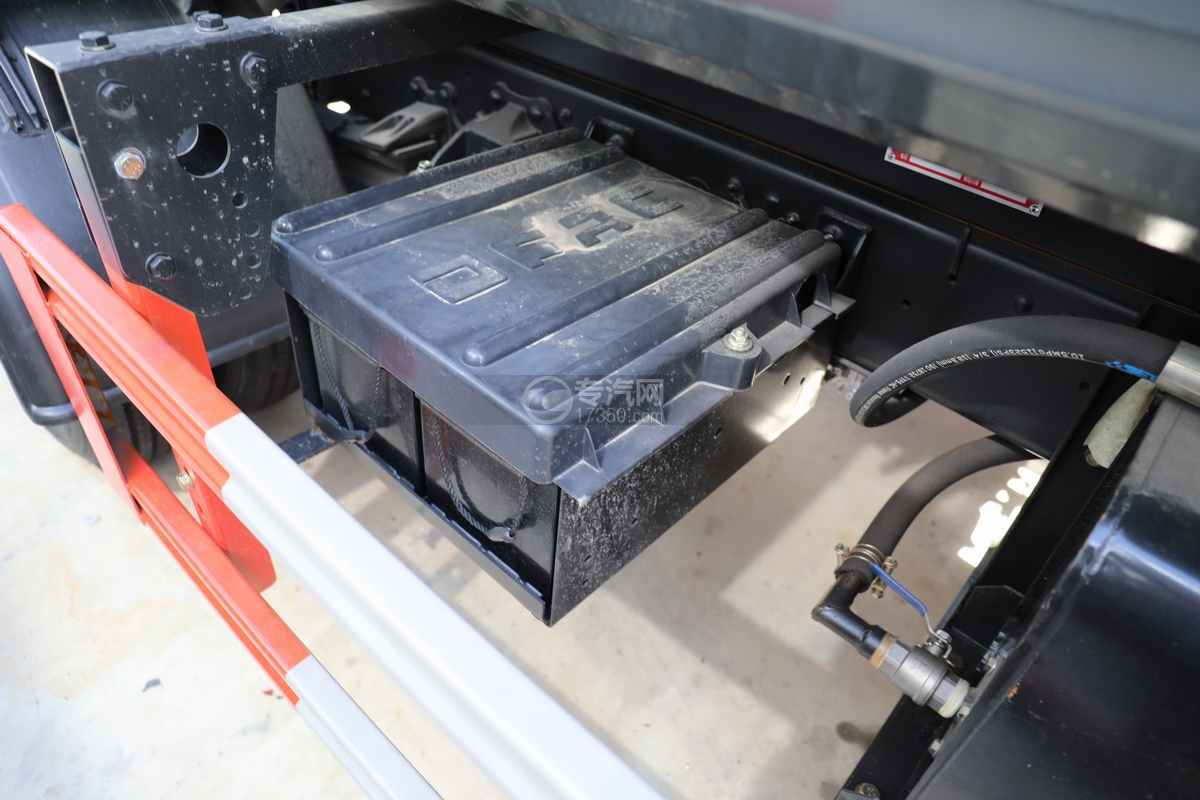 东风福瑞卡F6国六无泄漏自装卸式垃圾车蓄电池