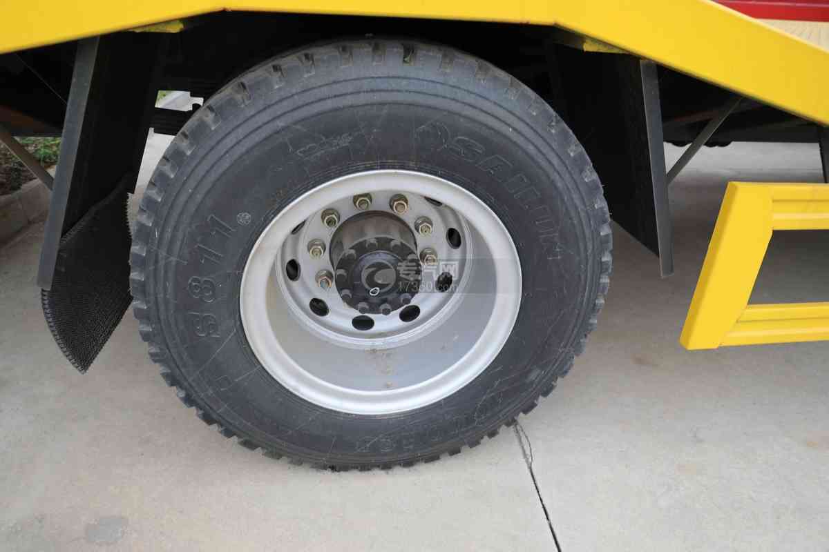 一汽解放龍V2.0單橋國六平板運輸車輪胎