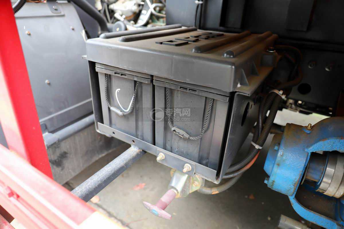 东风福瑞卡F7国六11.67方清洗吸污车蓄电池