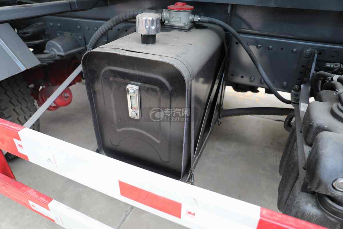 东风多利卡D9单排国六车厢可卸式垃圾车液压油箱