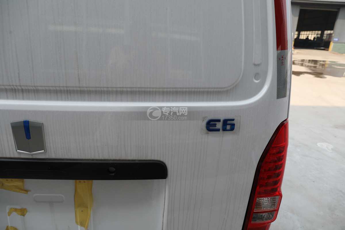 吉利远程E6面包纯电动冷藏车门标识