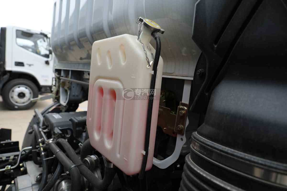 东风福瑞卡F7国六6.7方腐蚀性物品罐式运输车排气制动