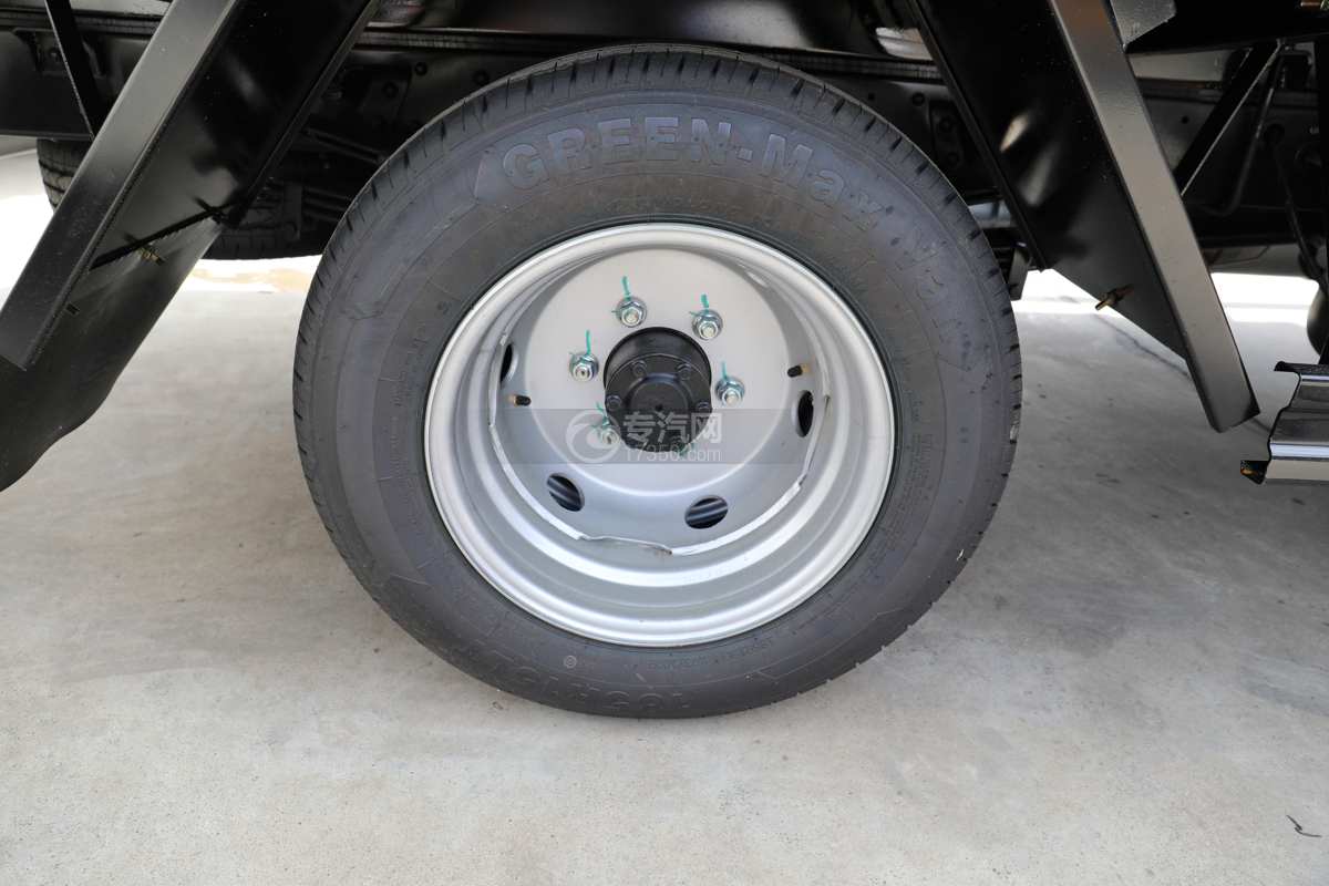 福田奧鈴M卡國六4.17米冷藏車輪胎