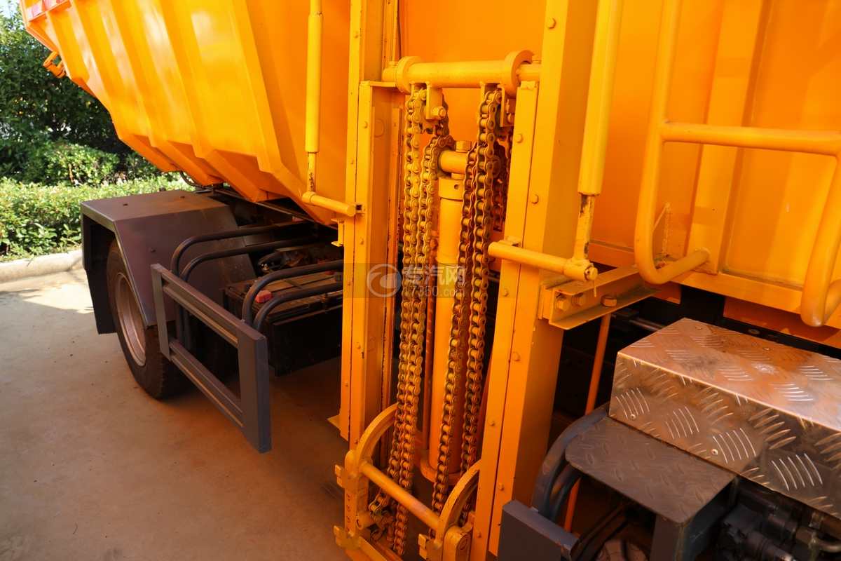 东风多利卡D6国六自装卸式垃圾车挂桶提升机构