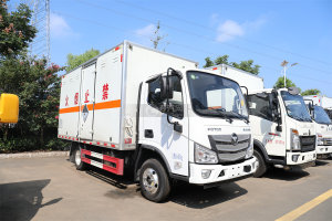 福田欧马可S1国六4.15米杂项危险物品厢式运输车图片