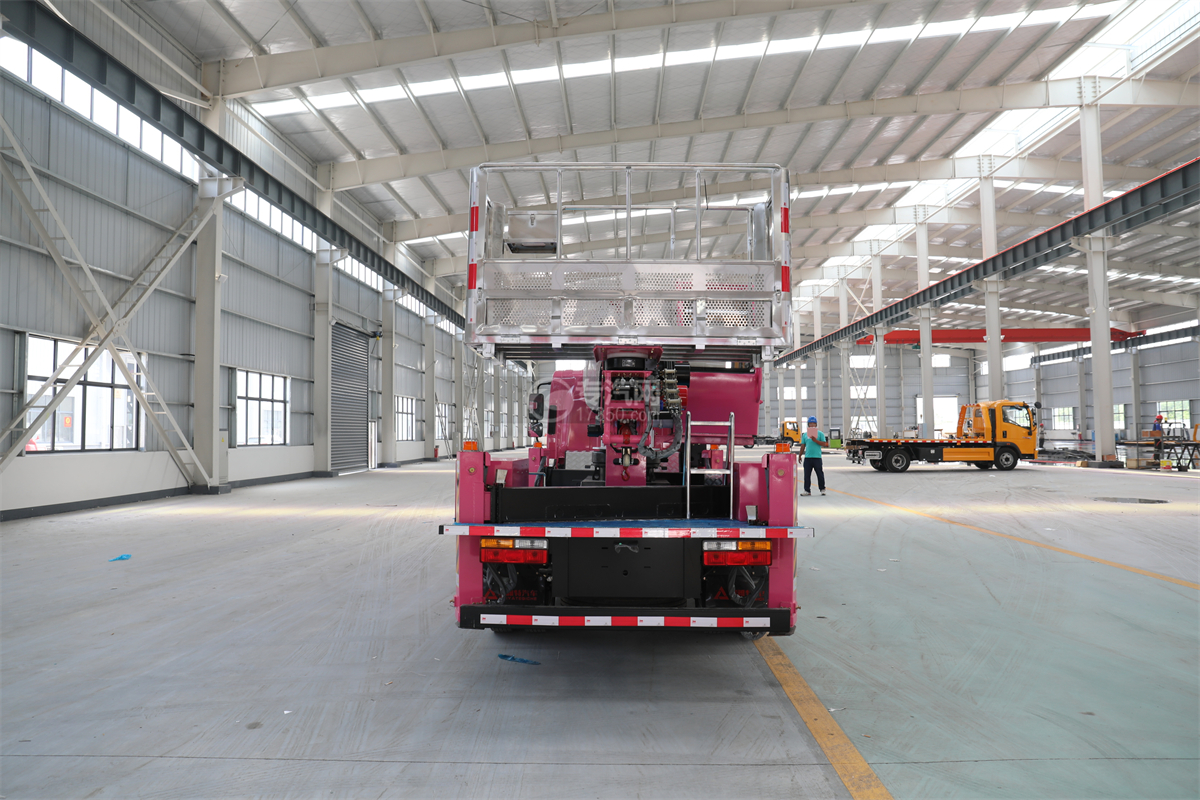 大运奥普力国六28米伸缩臂式高空作业车（粉色）车尾图