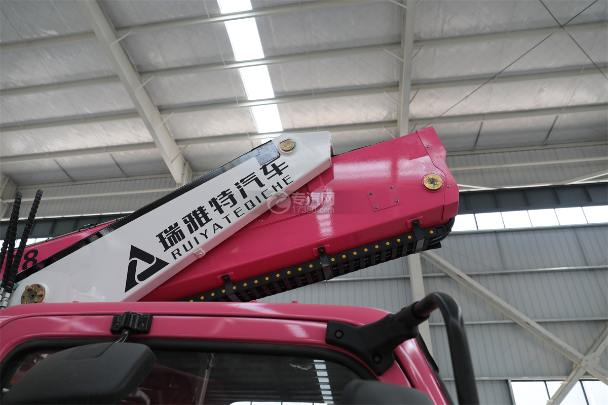 大运奥普力国六28米伸缩臂式高空作业车（粉色）大臂