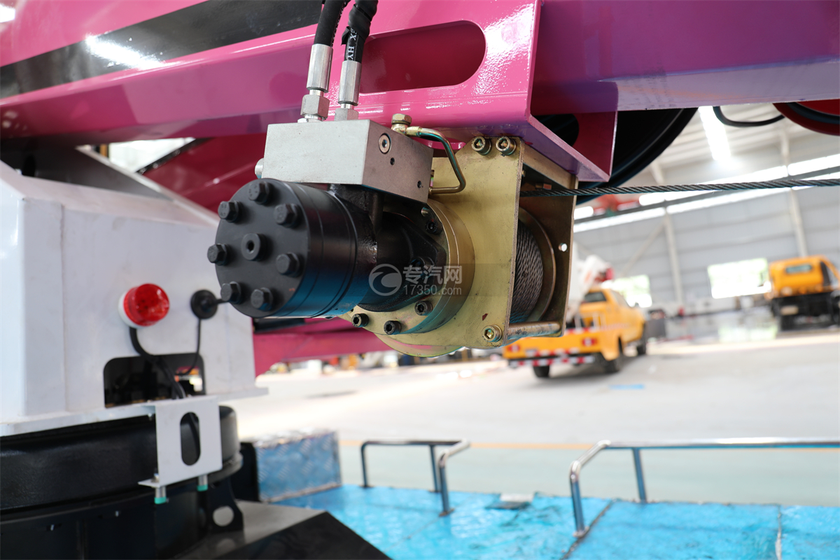 大运奥普力国六28米伸缩臂式高空作业车（粉色）液压马达