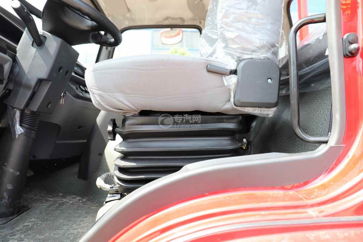 陕汽轩德X9单桥4.6米国六平板运输车座椅