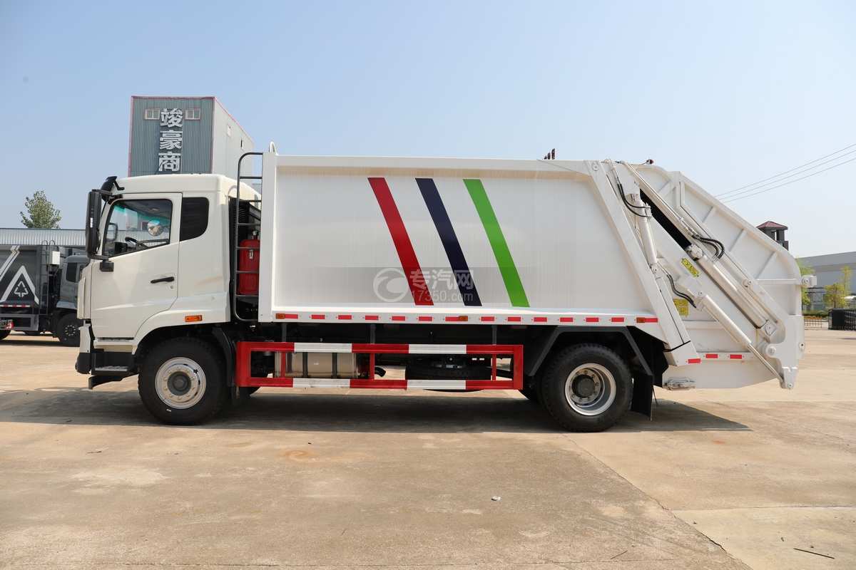 中国重汽成都豪沃国六压缩式垃圾车侧面图